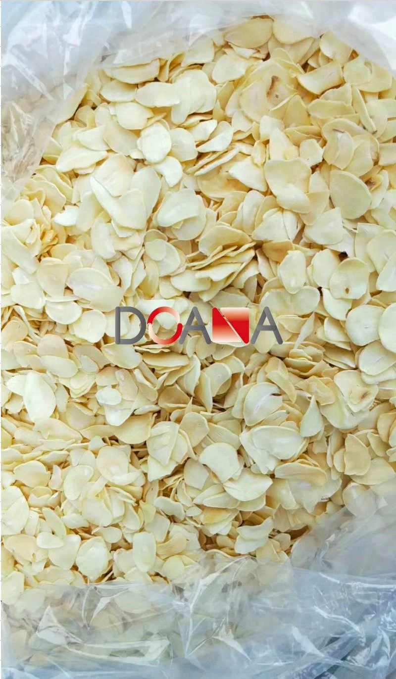 Chinese Factory Good Price Dehydrated White Garlic Flakes