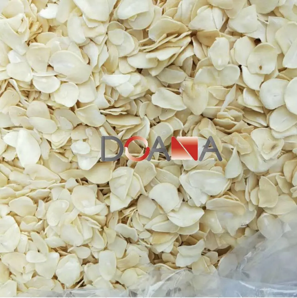 Chinese Factory Good Price Dehydrated White Garlic Flakes